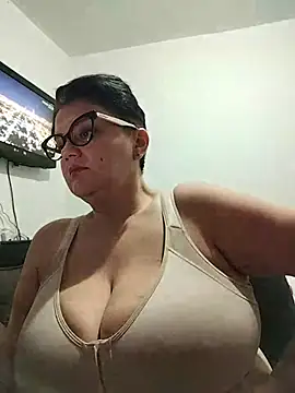 Snapshot of Madisonpalacio chatting on July 10, 2026, 9:39 pm Madisonpalacio online show from July 10, 2026, 9:39 pm