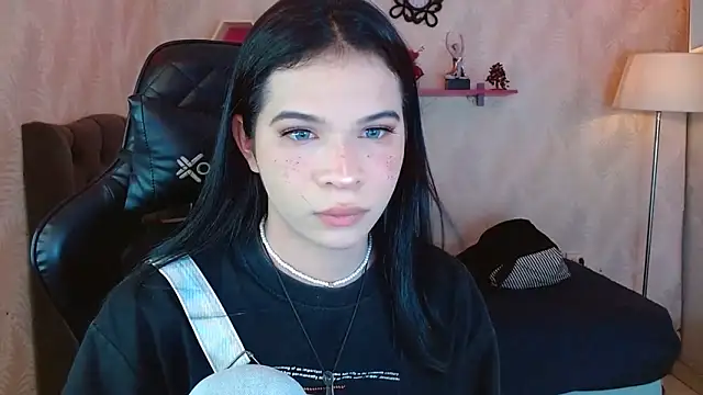 andy bell x online show from September 28, 2025, 6:13 pm