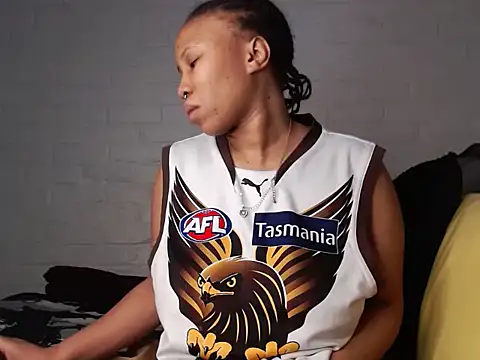 DrippinCaramelCutie online show from November 19, 2025, 8:42 pm