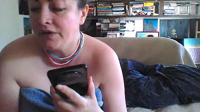 MariaAnaSunshine online show from March 4, 2026, 10:10 am