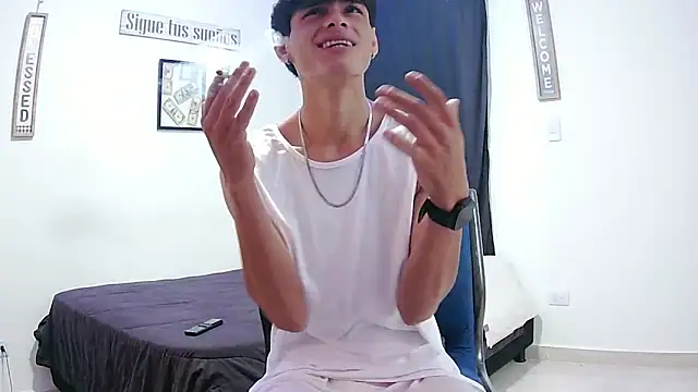 harrytomson 1 online show from November 13, 2025, 4:55 am