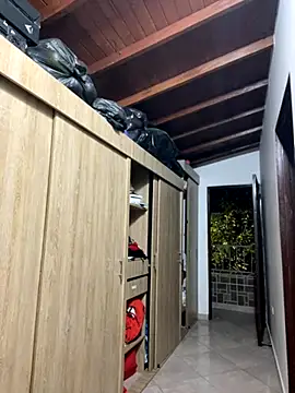 zoe roux21 online show from October 25, 2025, 3:14 am