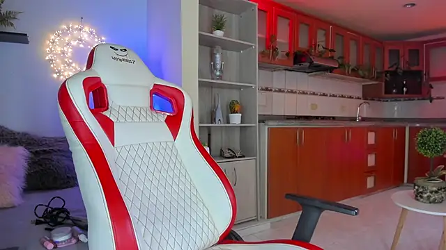 honey fox1 online show from January 22, 2025, 8:38 pm