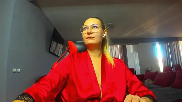 Snapshot of sugar_mayy chatting on October 20, 2025, 8:15 am sugar mayy online show from October 20, 2025, 8:15 am