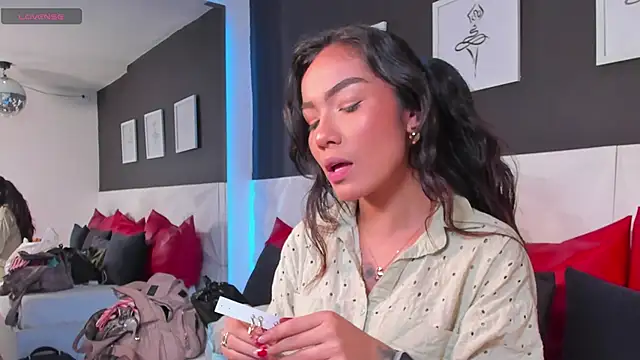 scarlet castro online show from October 24, 2025, 4:47 pm