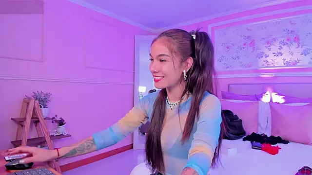 scarlet castro online show from February 28, 2026, 8:21 pm