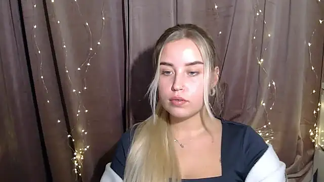 Snapshot of KristyHoney chatting on December 4, 2024, 6:28 pm KristyHoney online show from December 4, 2024, 6:28 pm