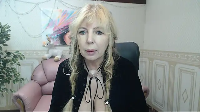 Snapshot of Anna_Diax chatting on February 8, 2025, 12:39 pm Anna Diax online show from February 8, 2025, 12:39 pm