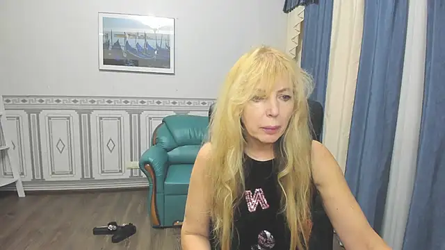 Snapshot of Anna_Diax chatting on March 10, 2025, 12:59 pm Anna Diax online show from March 10, 2025, 12:59 pm