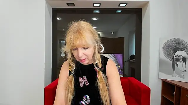 Snapshot of Anna_Diax chatting on February 24, 2026, 1:53 pm Anna Diax online show from February 24, 2026, 1:53 pm