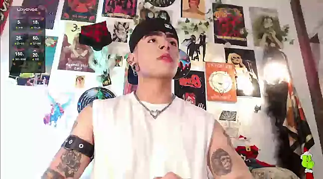 Snapshot of Mathew_stardust chatting on December 30, 2024, 2:20 am Mathew stardust online show from December 30, 2024, 2:20 am