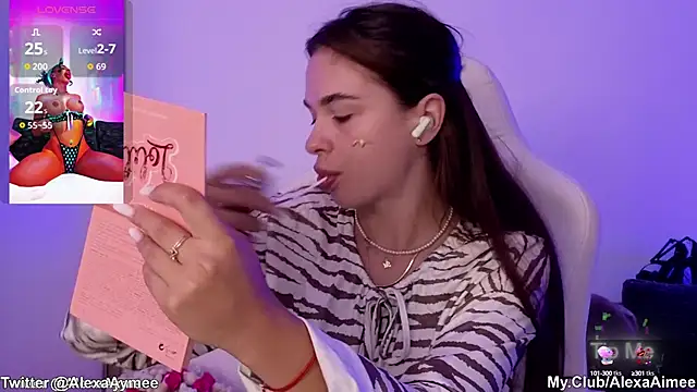 Snapshot of AlexaAimee chatting on September 28, 2025, 1:11 am AlexaAimee online show from September 28, 2025, 1:11 am