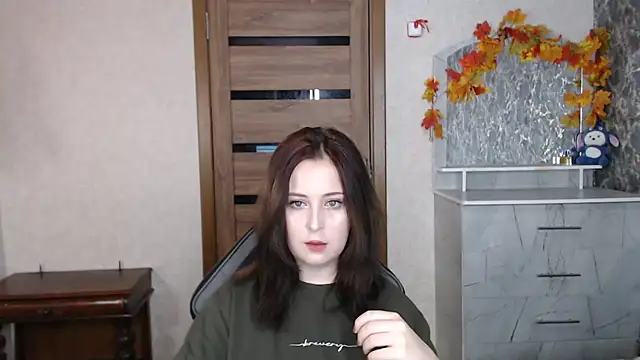 Kristy-Max online show from October 17, 2025, 8:33 pm