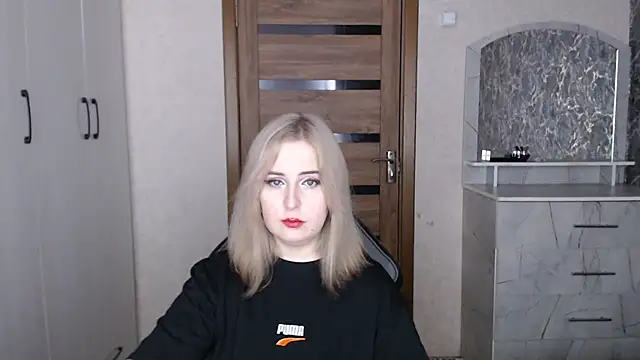 Kristy-Max online show from January 12, 2026, 10:04 pm