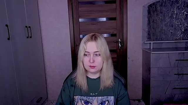 Kristy-Max online show from March 18, 2026, 2:04 am