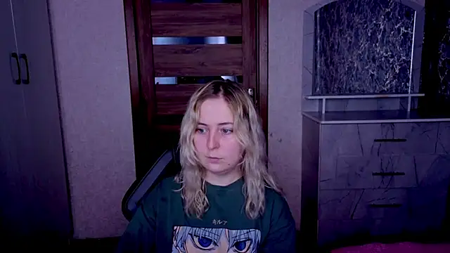 Snapshot of Kristy-Max chatting on June 8, 2026, 8:42 pm Kristy-Max online show from June 8, 2026, 8:42 pm