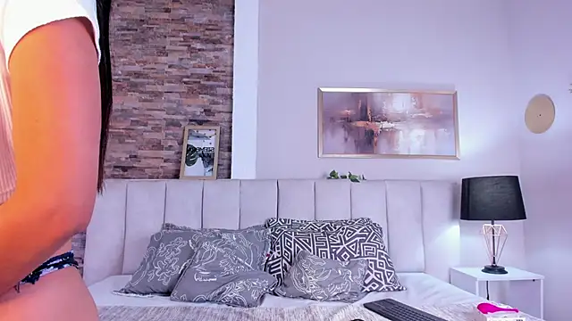 lyzzi smith01 online show from October 23, 2025, 8:07 pm