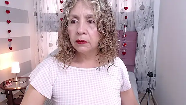 Afrodita sg online show from March 17, 2025, 4:01 pm