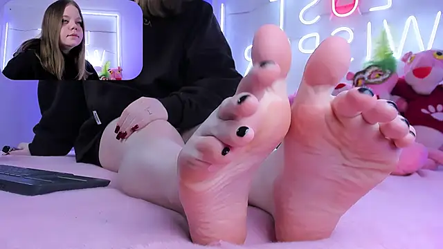Snapshot of footfetish_baby chatting on January 27, 2025, 12:54 am footfetish baby online show from January 27, 2025, 12:54 am