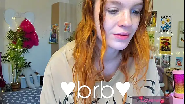 Snapshot of Sunny_Elly chatting on April 19, 2026, 6:24 am Sunny Elly online show from April 19, 2026, 6:24 am