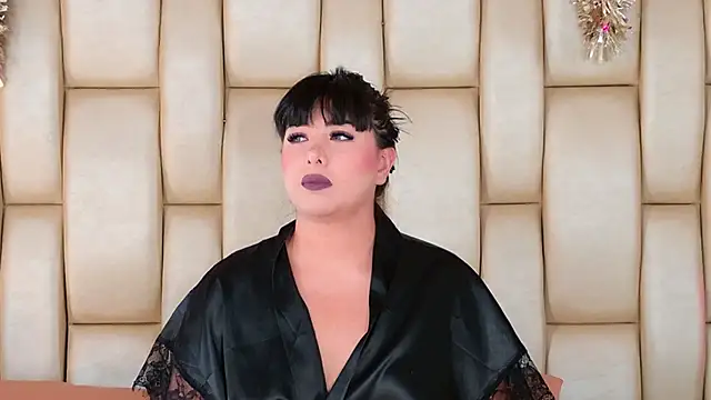 Alexa Miss online show from December 15, 2025, 8:02 pm