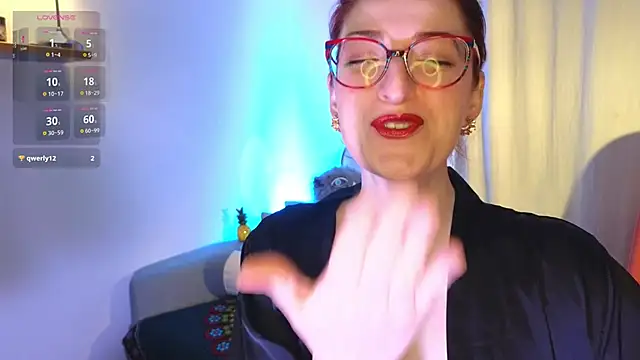 Snapshot of AnnaHaunter18 chatting on December 24, 2024, 7:00 pm AnnaHaunter18 online show from December 24, 2024, 7:00 pm