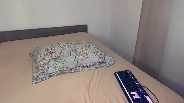 Snapshot of rosebelle11111 chatting on October 7, 2025, 6:10 am rosebelle11111 online show from October 7, 2025, 6:10 am