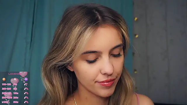 Snapshot of FannyHewson chatting on October 25, 2025, 7:41 pm FannyHewson online show from October 25, 2025, 7:41 pm