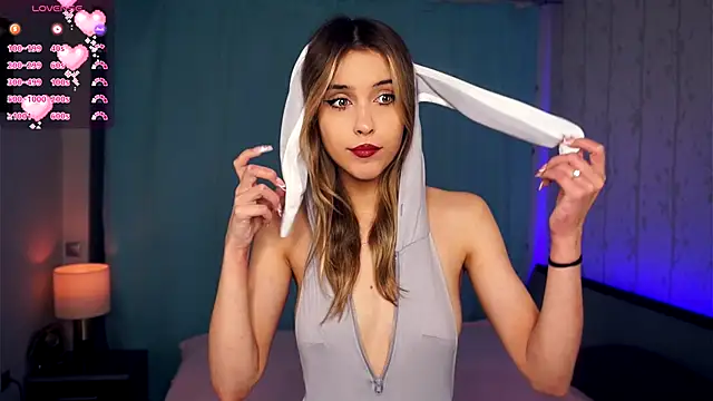 Snapshot of FannyHewson chatting on November 11, 2025, 7:47 pm FannyHewson online show from November 11, 2025, 7:47 pm