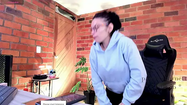 Snapshot of paulinabarnett- chatting on October 24, 2025, 2:57 pm paulinabarnett- online show from October 24, 2025, 2:57 pm