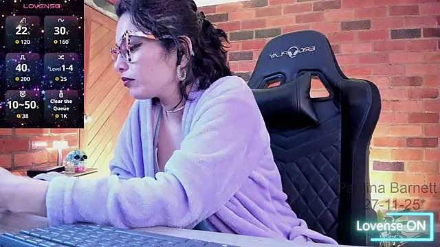 Snapshot of paulinabarnett- chatting on November 27, 2025, 8:16 am paulinabarnett- online show from November 27, 2025, 8:16 am