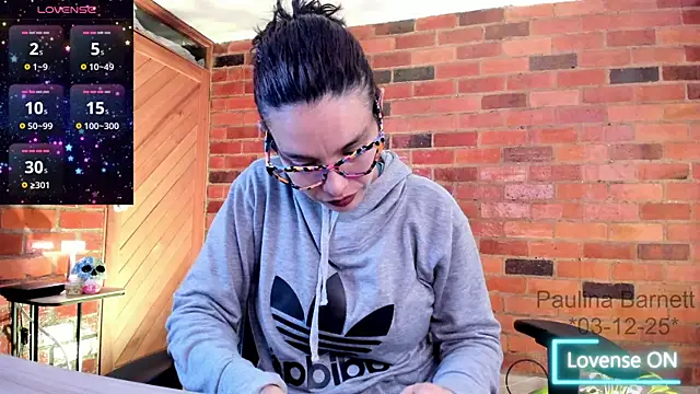 Snapshot of paulinabarnett- chatting on December 4, 2025, 4:55 am paulinabarnett- online show from December 4, 2025, 4:55 am