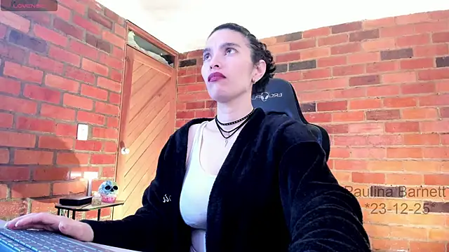 Snapshot of paulinabarnett- chatting on December 23, 2025, 8:56 am paulinabarnett- online show from December 23, 2025, 8:56 am