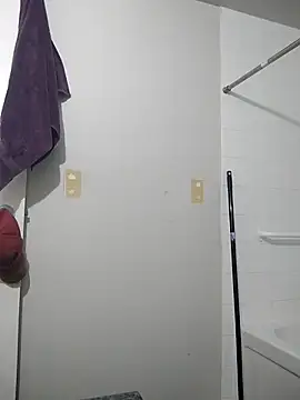 helloongg online show from November 15, 2025, 7:21 pm