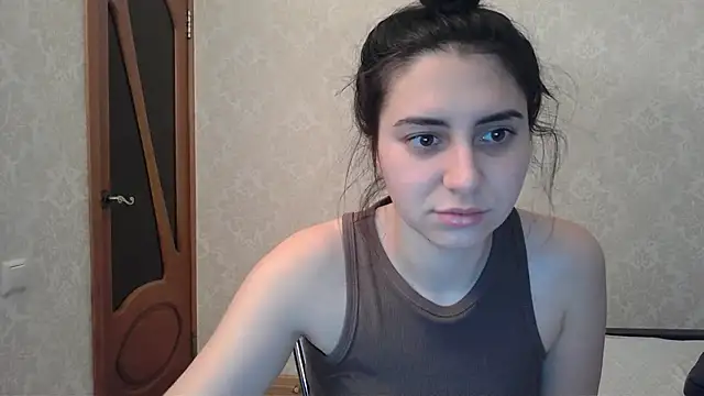 Snapshot of Kashtanka_ chatting on December 18, 2024, 5:15 am Kashtanka online show from December 18, 2024, 5:15 am