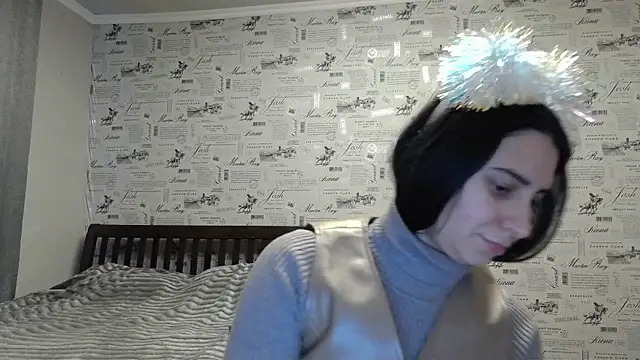 Snapshot of Kashtanka_ chatting on December 24, 2024, 12:33 pm Kashtanka online show from December 24, 2024, 12:33 pm