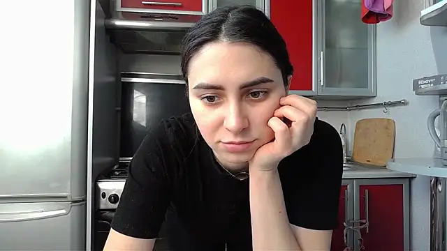 Snapshot of Kashtanka_ chatting on February 28, 2025, 6:21 am Kashtanka online show from February 28, 2025, 6:21 am