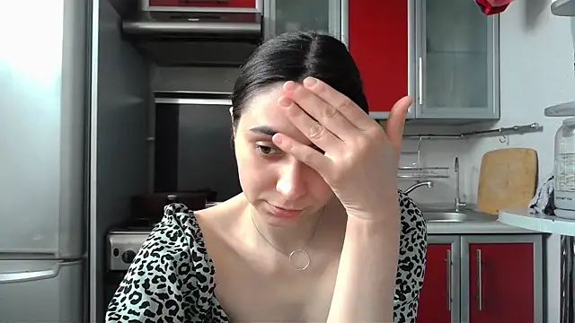Snapshot of Kashtanka_ chatting on March 17, 2025, 6:29 am Kashtanka online show from March 17, 2025, 6:29 am