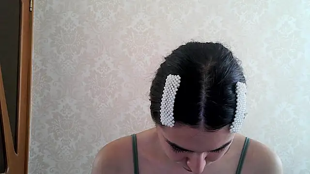 Snapshot of Kashtanka_ chatting on October 23, 2025, 6:13 am Kashtanka online show from October 23, 2025, 6:13 am