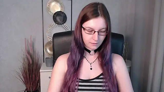 Snapshot of emmaxDelight chatting on December 6, 2024, 1:33 pm emmaxDelight online show from December 6, 2024, 1:33 pm
