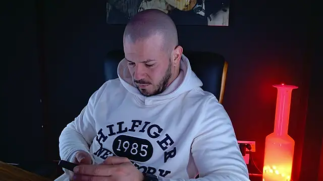 AngeloEric online show from January 7, 2025, 6:27 am