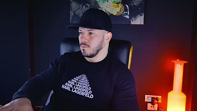 AngeloEric online show from January 8, 2025, 6:41 am