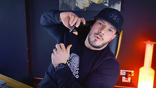 AngeloEric online show from January 8, 2025, 9:42 am