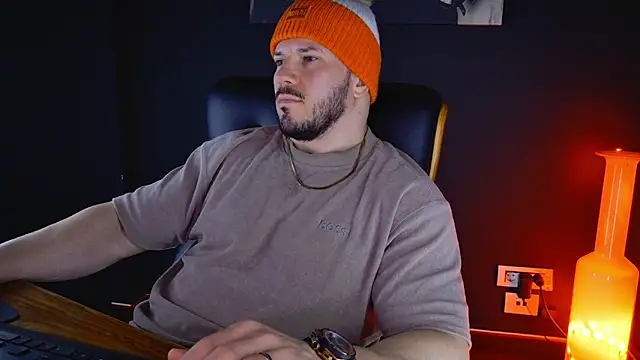 AngeloEric online show from February 2, 2025, 6:58 am