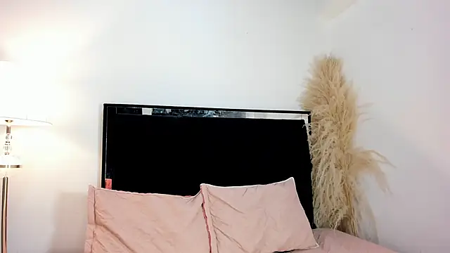 lilithTeen1  online show from April 14, 2026, 3:56 am