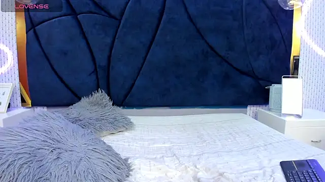 Snapshot of LARISSAEVANS chatting on February 27, 2025, 6:20 pm LARISSAEVANS online show from February 27, 2025, 6:20 pm