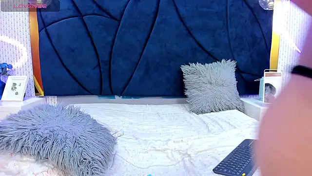 Snapshot of LARISSAEVANS chatting on March 3, 2025, 6:12 pm LARISSAEVANS online show from March 3, 2025, 6:12 pm