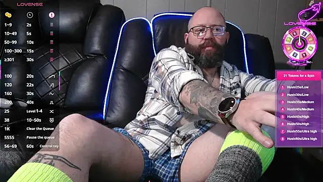 Snapshot of RedneckWants2PlayNow chatting on February 23, 2025, 3:24 am RedneckWants2PlayNow online show from February 23, 2025, 3:24 am