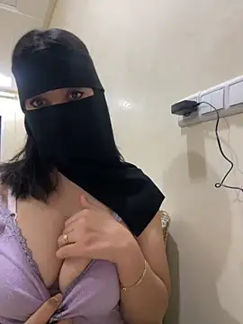 Snapshot of jijijoudia chatting on October 29, 2025, 12:35 am jijijoudia online show from October 29, 2025, 12:35 am