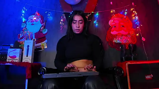 Carolina Arias online show from December 20, 2024, 8:34 pm